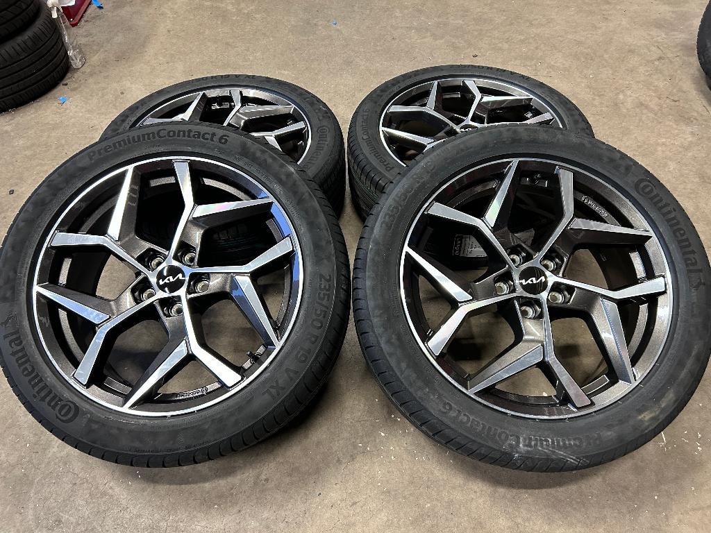 NIEUW 19 inch originele velgen + zomerbanden Kia Sportage