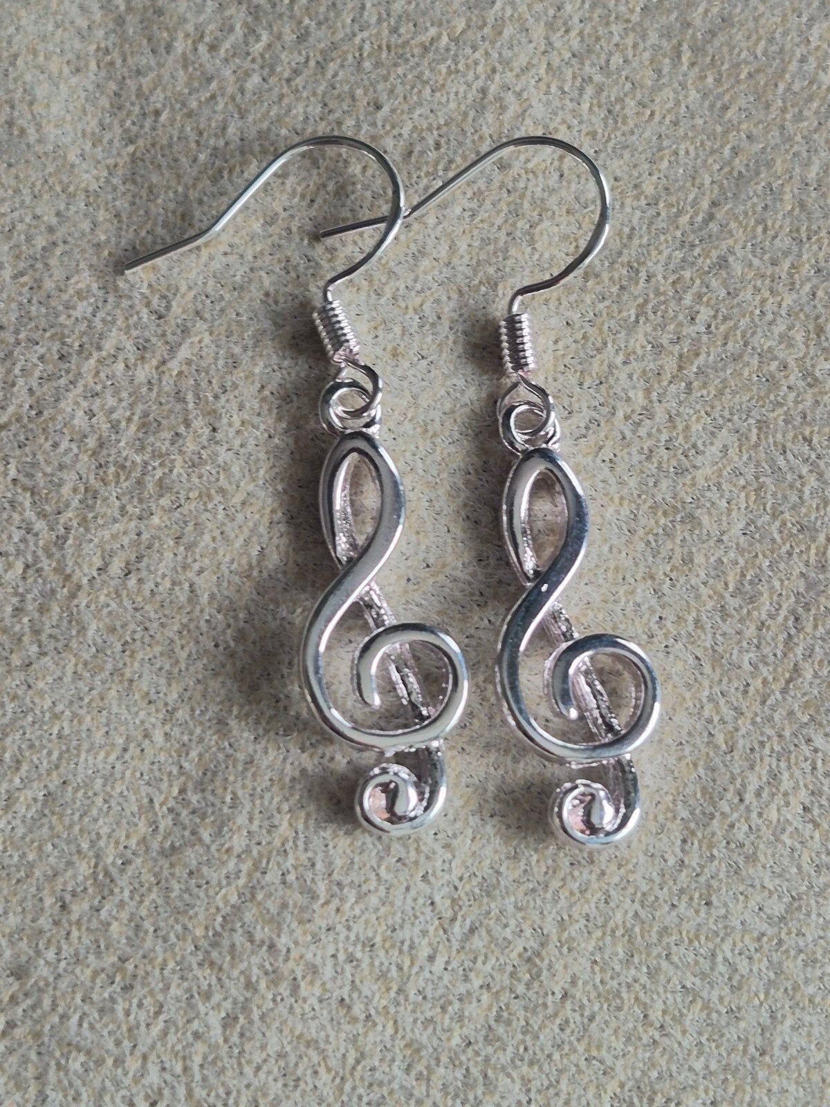 Nieuwe Zilveren 925 Oorbellen met G-sleutel muziek noot, Sieraden, Tassen en Uiterlijk, Oorbellen, Hangers, Nieuw, Ophalen of Verzenden