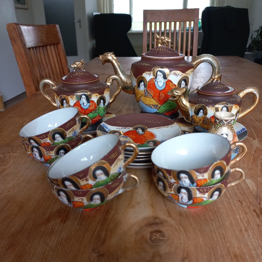 Antiek Chinees theeservies uit 1930, Ophalen