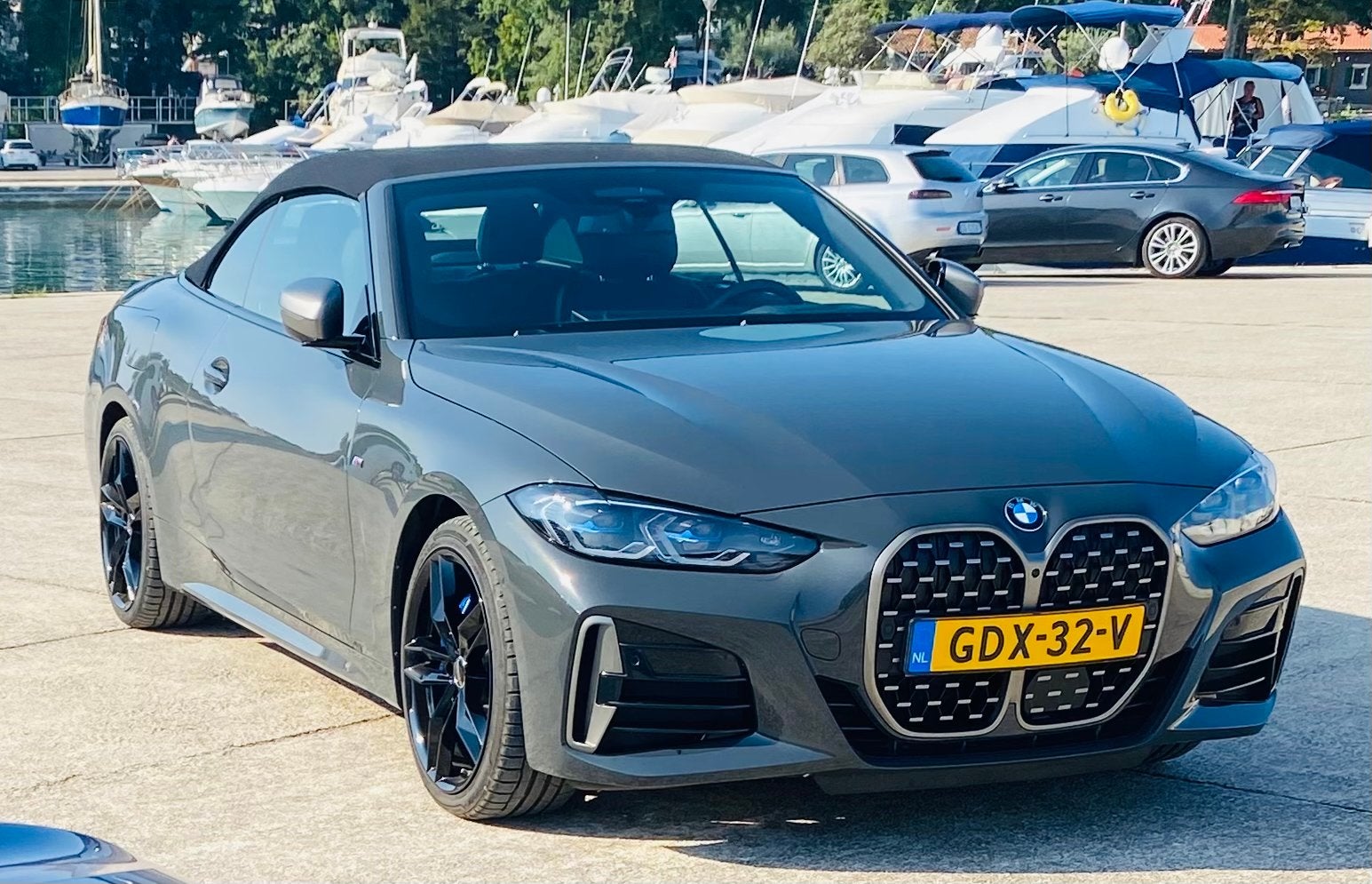 BMW 4-Serie M440i 374pk Xdrive Aut 2023 Grijs, Auto's, Automaat, Zwart, 4-Serie, 4 stoelen