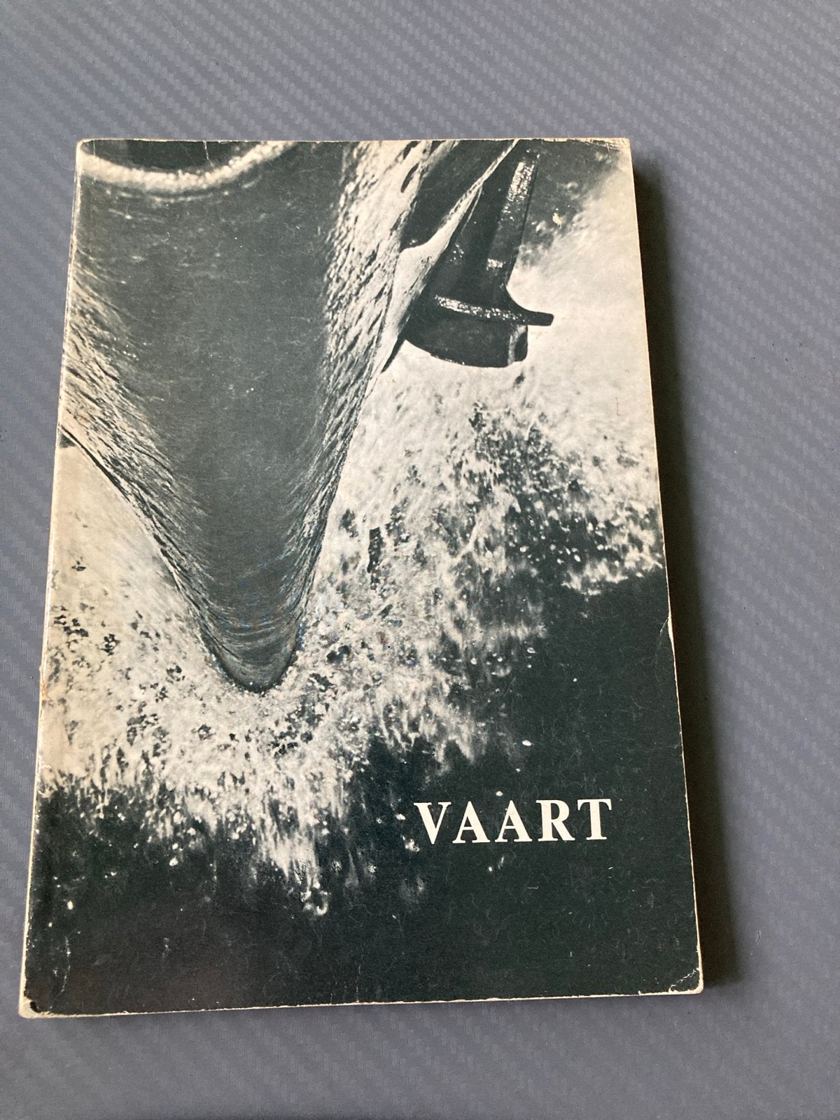 Vaart - Zwart-wit boek over boten en watersport, Ophalen of Verzenden, Gelezen, Overige typen