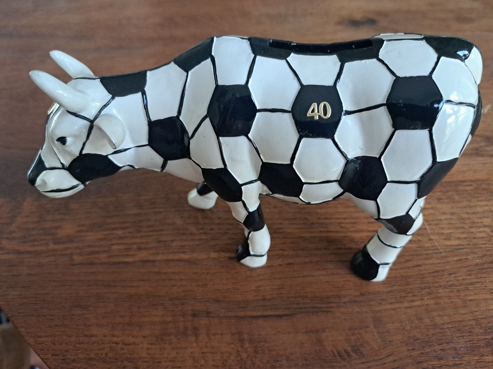Voetbal koe spaarpot - 40 Jarige, Overige stijlen, Kunststof, Ophalen of Verzenden, Zo goed als nieuw