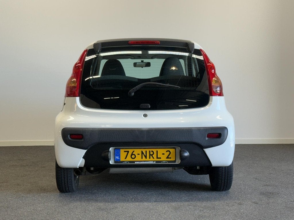 Peugeot 107 1.0-12V XR 3 DRS APK 2027! Peugeot 107 1.0-12V X, Auto's, Voorwielaandrijving, Euro 5, Stof, Gebruikt