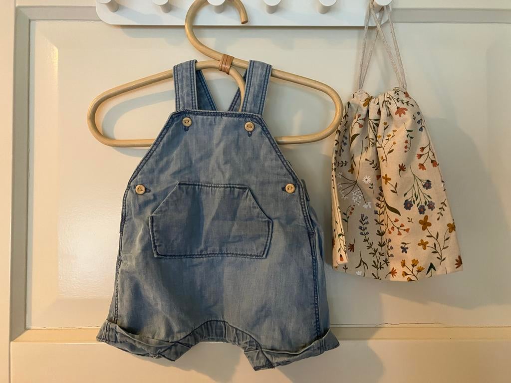 Schattige Salopette Maat 50 - Nieuwstaat, Perfect voor Zomer, Ophalen of Verzenden, Nieuw, Jongetje of Meisje, Pakje