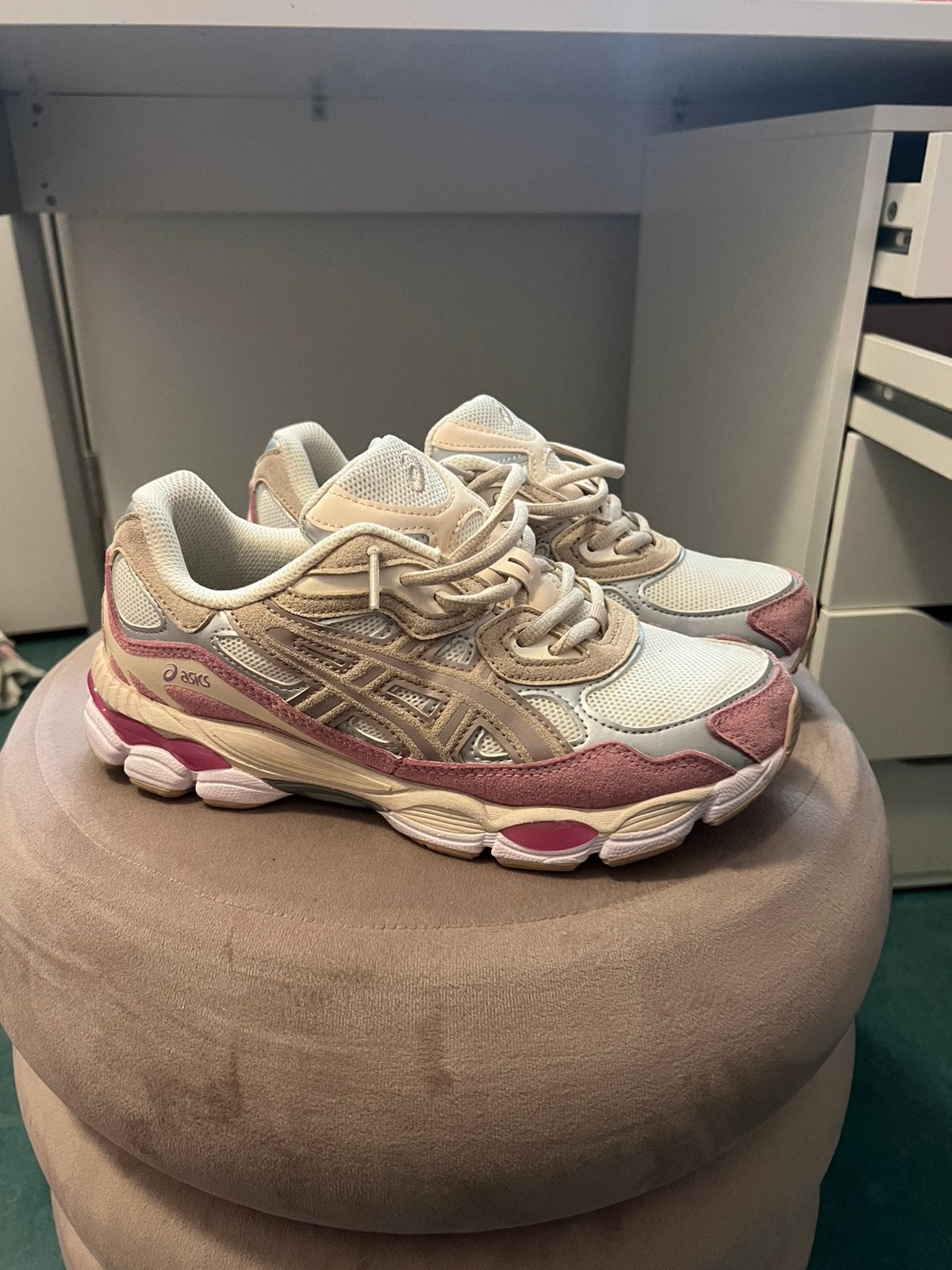 Asics gel NYC pink - 39, Ophalen of Verzenden, Zo goed als nieuw, Roze, Sneakers of Gympen