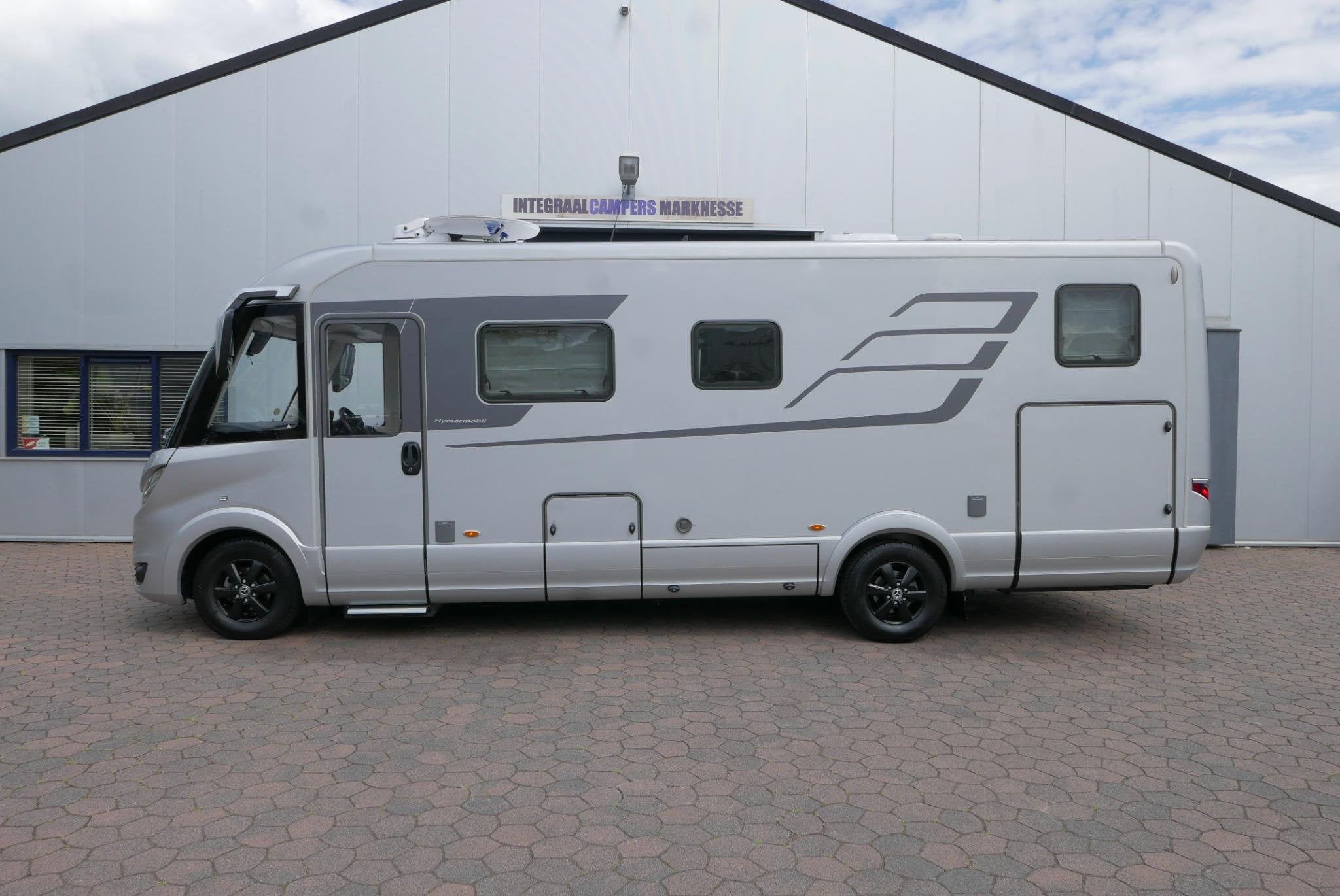 Hymer BML-I 780 MasterLine Enkele bedden | Bovenkastjes | Le, Caravans en Kamperen, Tot en met 2, 7 tot 8 meter, Bedrijf, Diesel