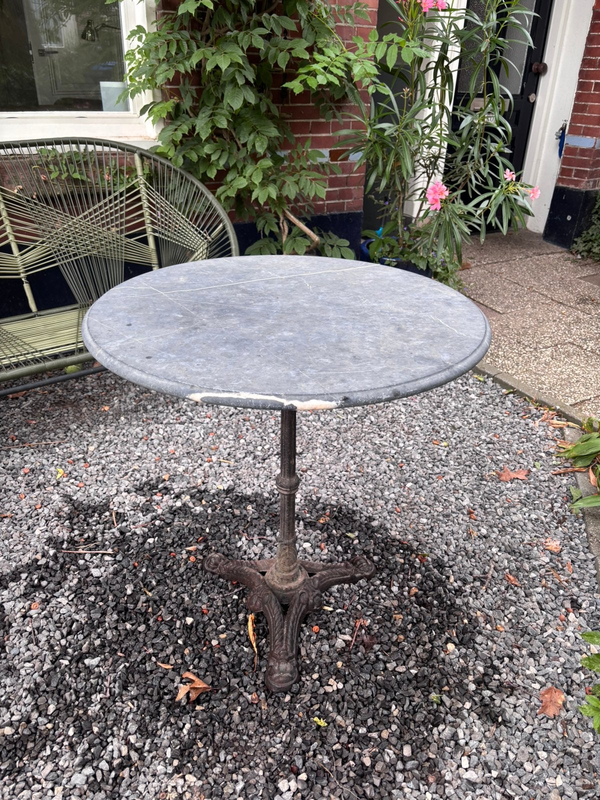 Marmeren tafel met gietijzeren poot, Tuin en Terras, Tuintafels, Ophalen, Rond, Metaal