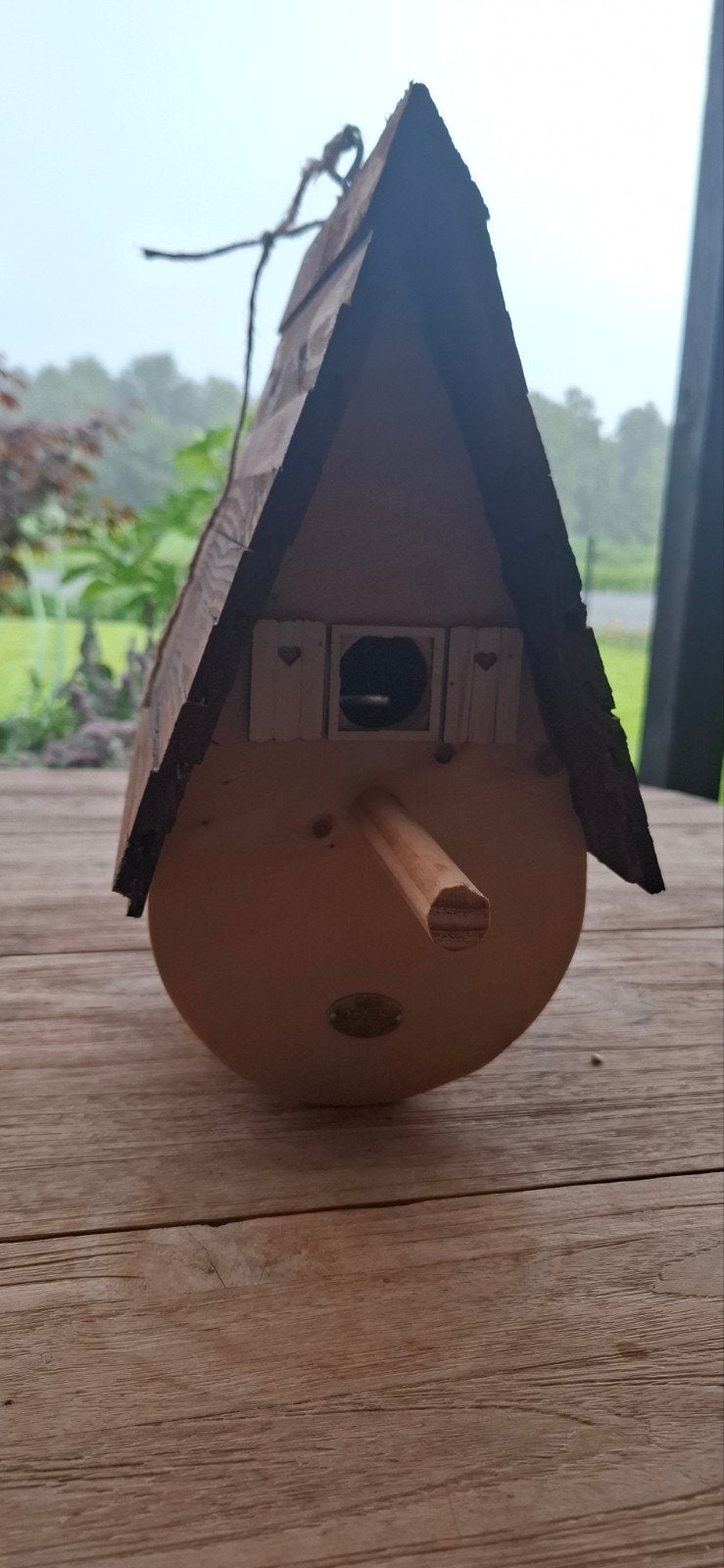 Handgemaakt vogelhuisje - 28mm opening - Deurtje achterin, Ophalen, Nieuw