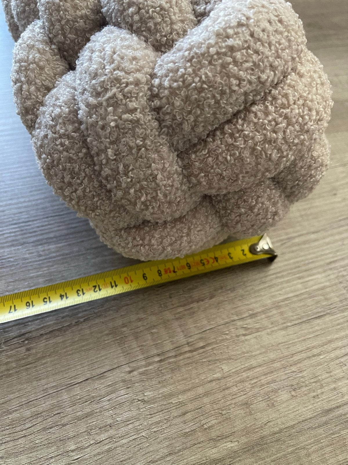Gevlochten rolkussen - Beige - Zo goed als nieuw, Huis en Inrichting, Overige merken, Beige, Ophalen of Verzenden, Zo goed als nieuw
