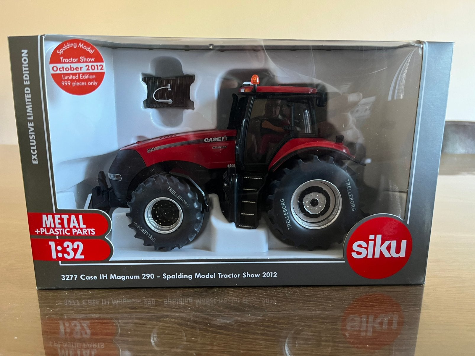 Case IH Magnum 290 trekker Spalding 2012 Siku 3277 Nieuw, Hobby en Vrije tijd, Modelauto's | 1:32, Ophalen of Verzenden, Nieuw
