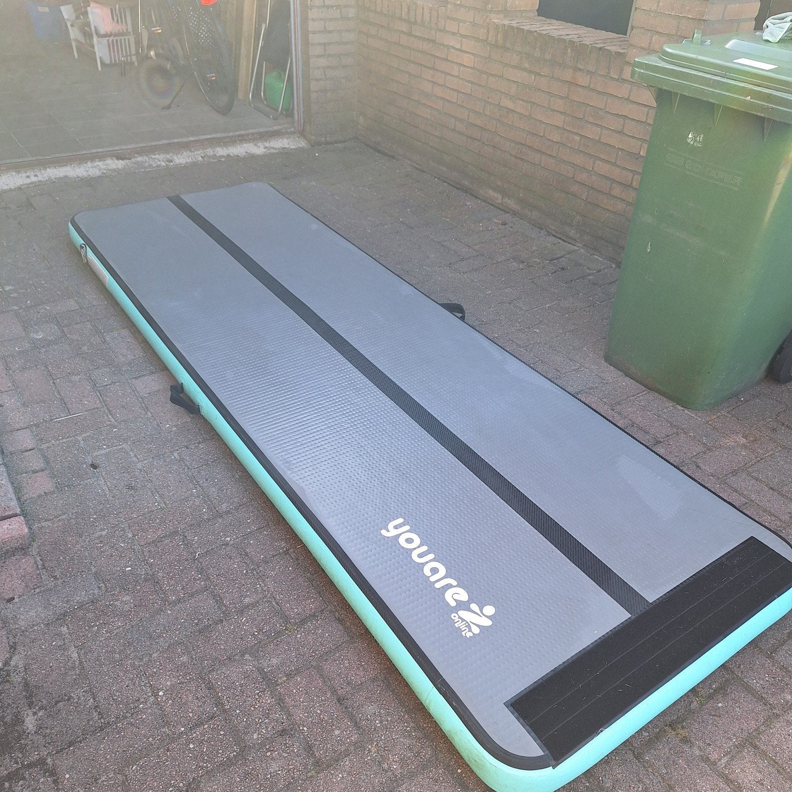 airtrack turnmat mat 3 meter bij 1 met pomp youare  youarez, Kinderen en Baby's, Speelgoed | Buiten | Trampolines, Ophalen of Verzenden
