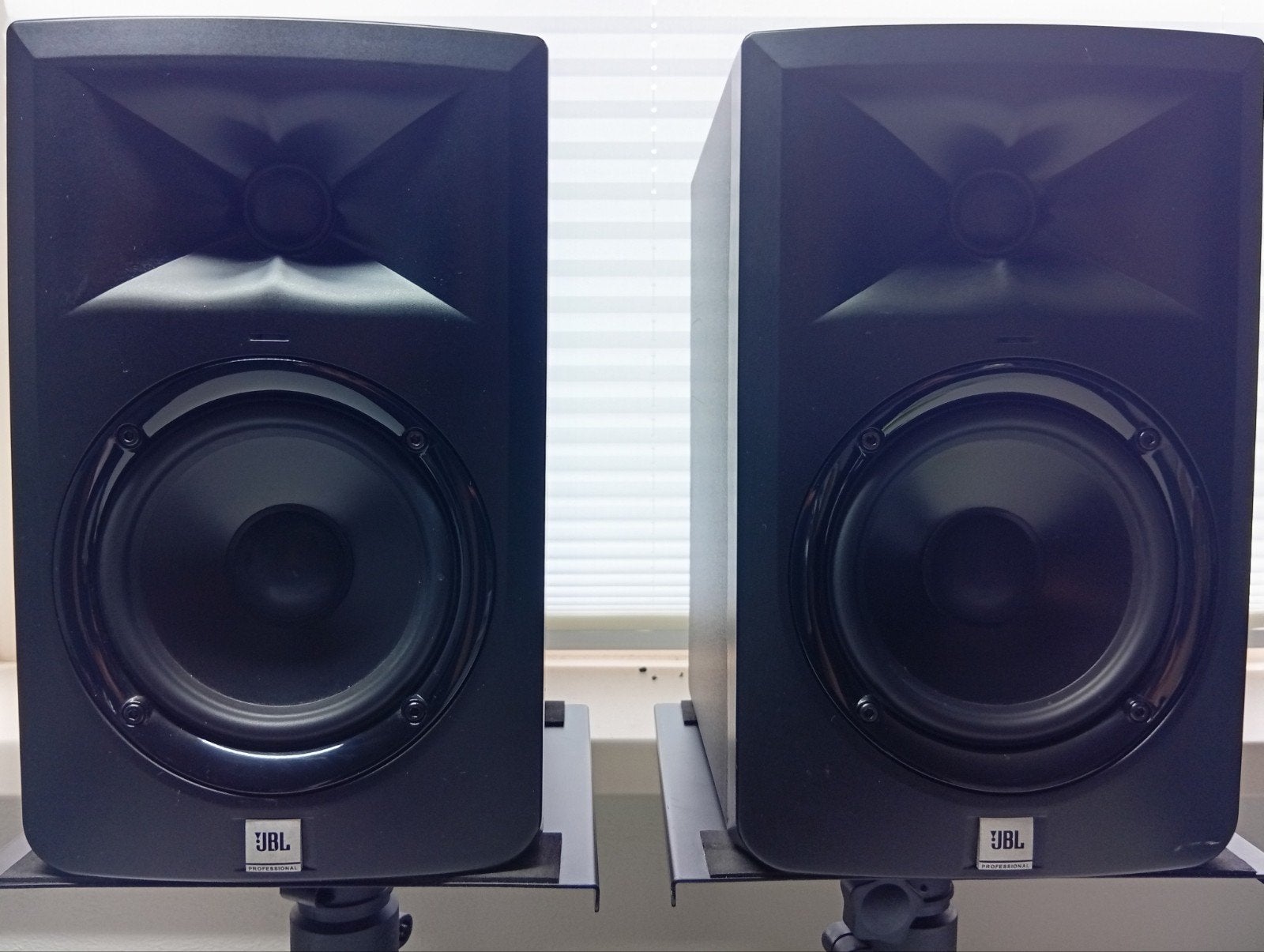 JBL LSR305 set + stands, Audio, Tv en Foto, Studiomonitor, Gebruikt, JBL, Ophalen of Verzenden