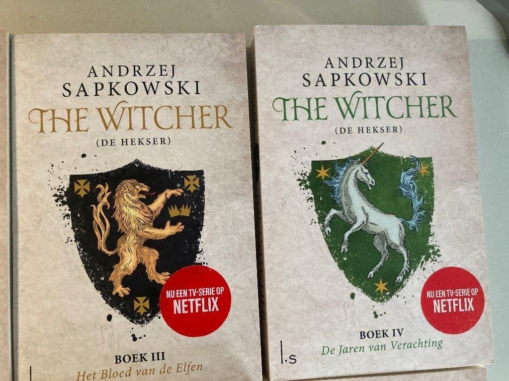T.K. The Witcher compleet 8 delen in nieuwstaat, Ophalen of Verzenden, Zo goed als nieuw, Andrzej Sapkowski