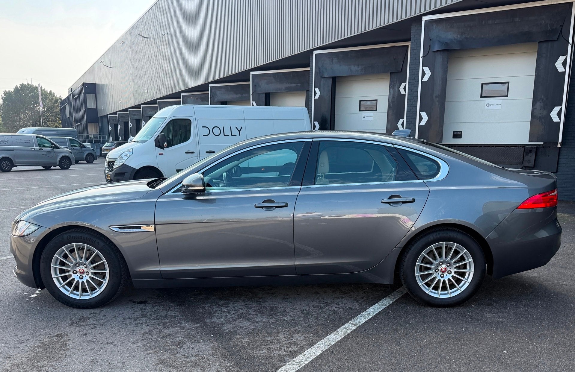 Jaguar XF 2.0d Portfolio DEALERONDERHOUDEN/MERIDIAN/LEDER/CA, Auto's, Automaat, Dealer onderhouden, Achterwielaandrijving, Gebruikt