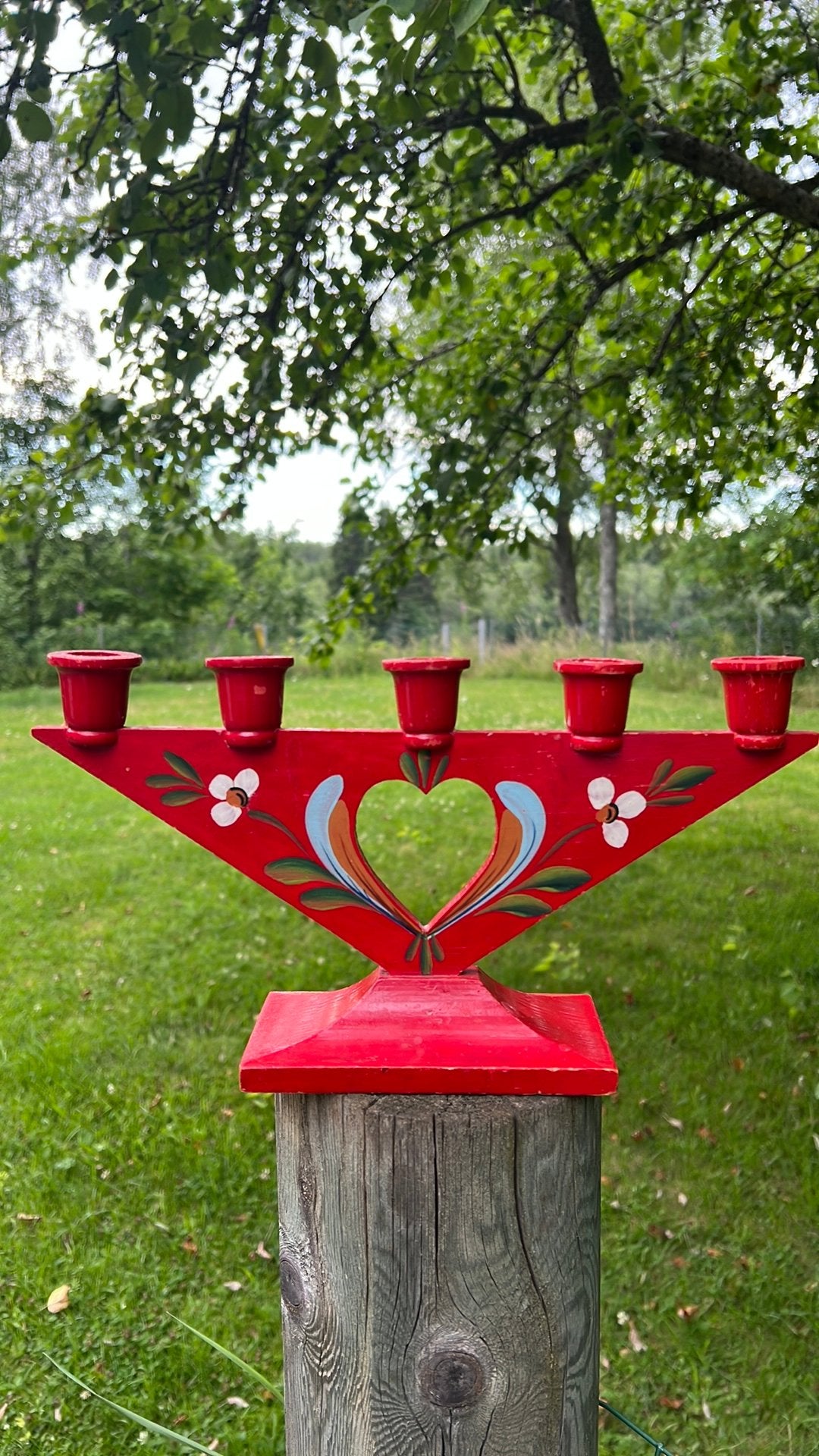 Traditionele kaarsenstandaard uit Zweden rood, Ophalen of Verzenden
