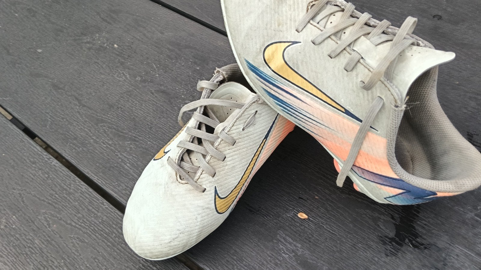 3 Voetbalschoenen maat 35, 35.5 en 36 nike adidas, Ophalen of Verzenden, Zo goed als nieuw, Schoenen