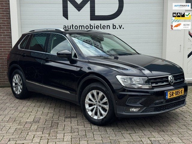 Volkswagen Tiguan 1.4 TSI ACT Business-Trekhaak-DealerOnderH, Auto's, Voorwielaandrijving, Dealer onderhouden, 4 cilinders, Zwart