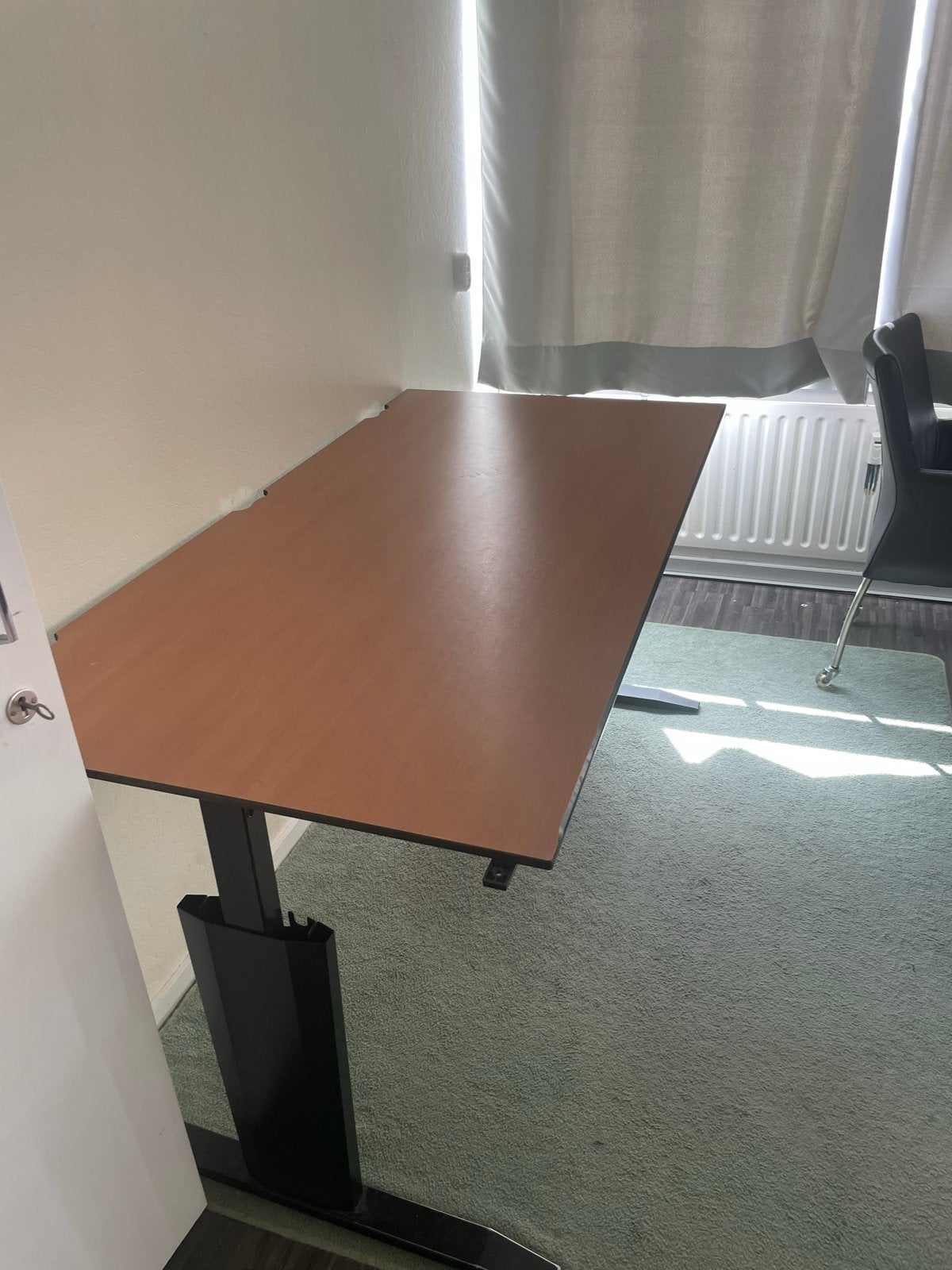 In hoogte verstelbaar bureau - 160x80 cm - Gratis af te hale, Ophalen, 160 cm, Gebruikt, Bruin