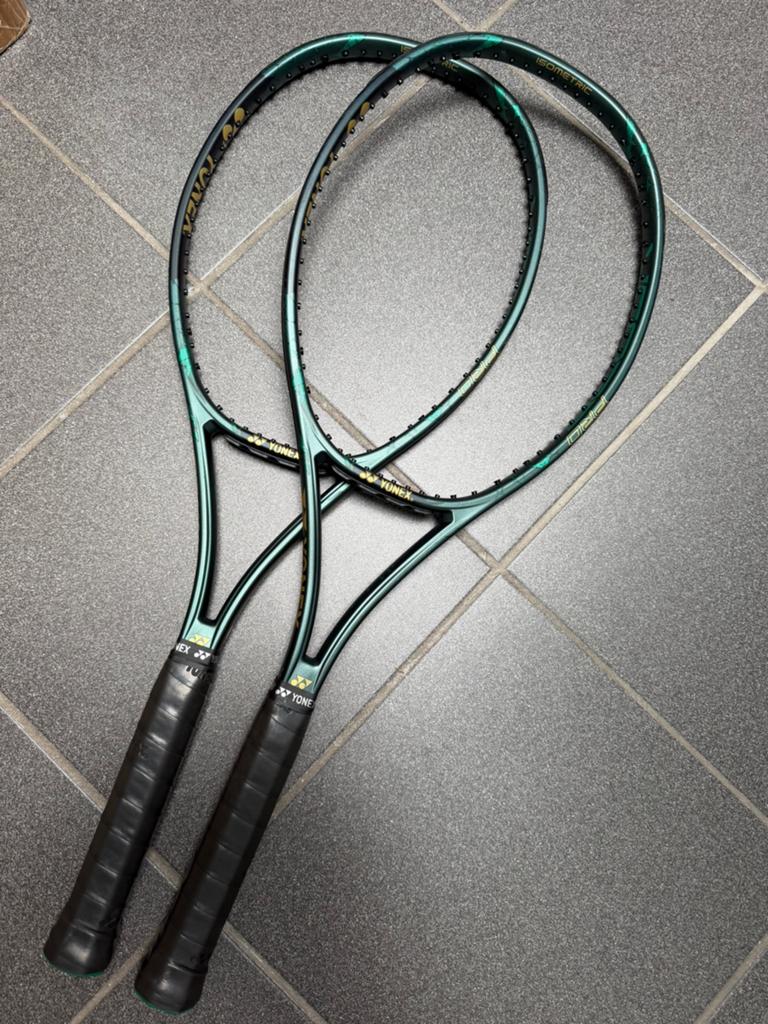 Yonex Vcore Pro 97 grip 2 (2 stuks), Ophalen of Verzenden, Zo goed als nieuw, Racket, L2