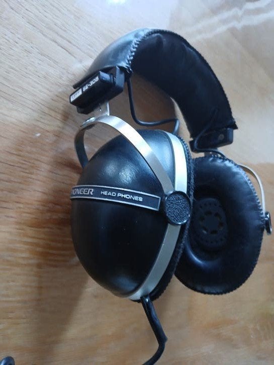 Pioneer SE-305 hoofdtelefoon, Ophalen