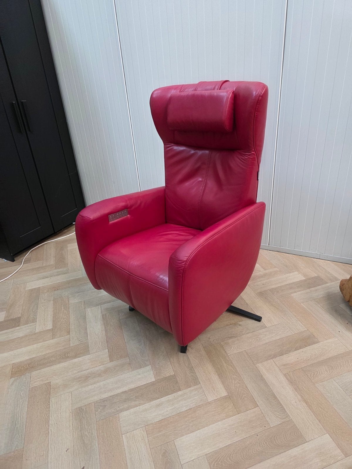 Alle opties! Prominent relax fauteuil en sta op Stoel lende, Minder dan 75 cm, Leer, Ophalen of Verzenden, Zo goed als nieuw