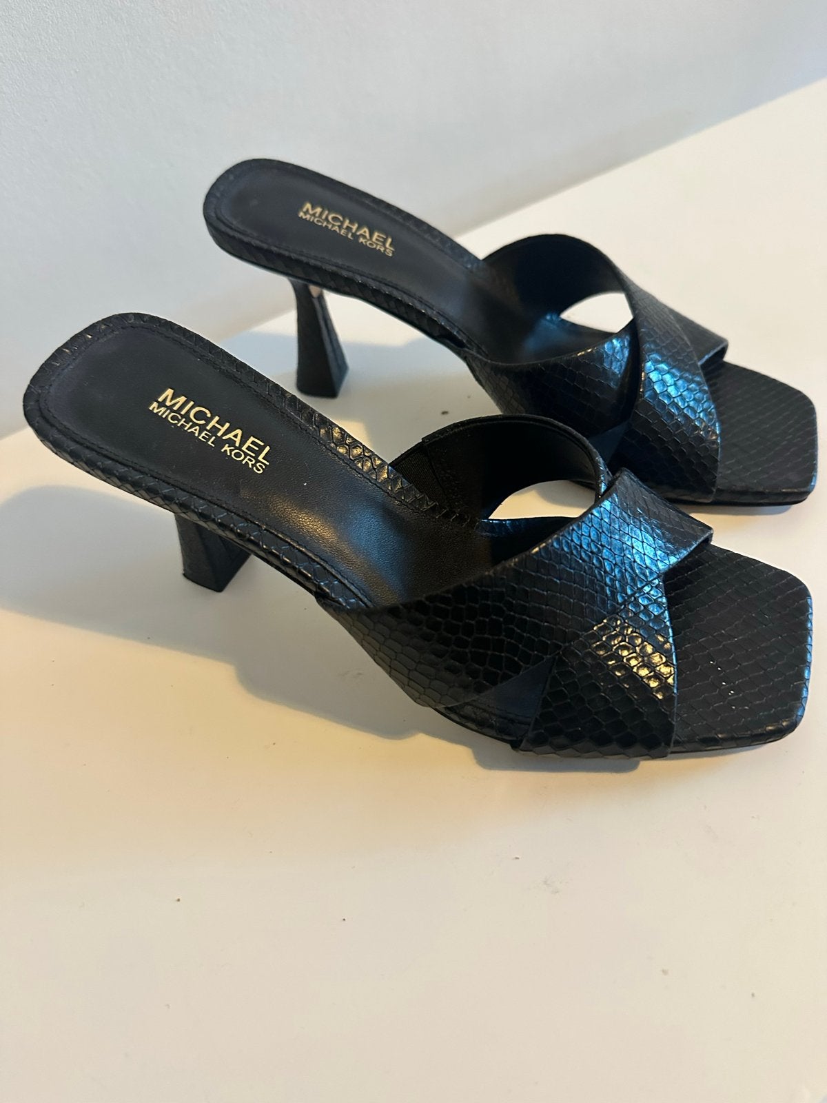 Michael Kors Zwarte Muiltjes met Hakje 5cm - Maat 36, Ophalen of Verzenden, Zo goed als nieuw, Zwart, Sandalen of Muiltjes