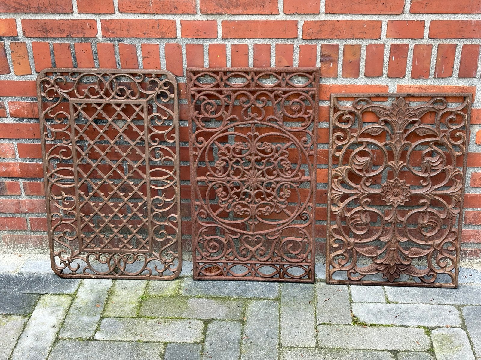 3 gietijzeren raam / deur roosters, Ophalen of Verzenden