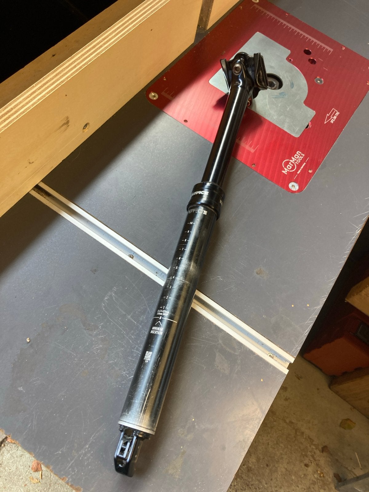 Raceface Aeffect 31,6 - 140 mm Dropper Post, Ophalen, Gebruikt, Mountainbike, Zadel