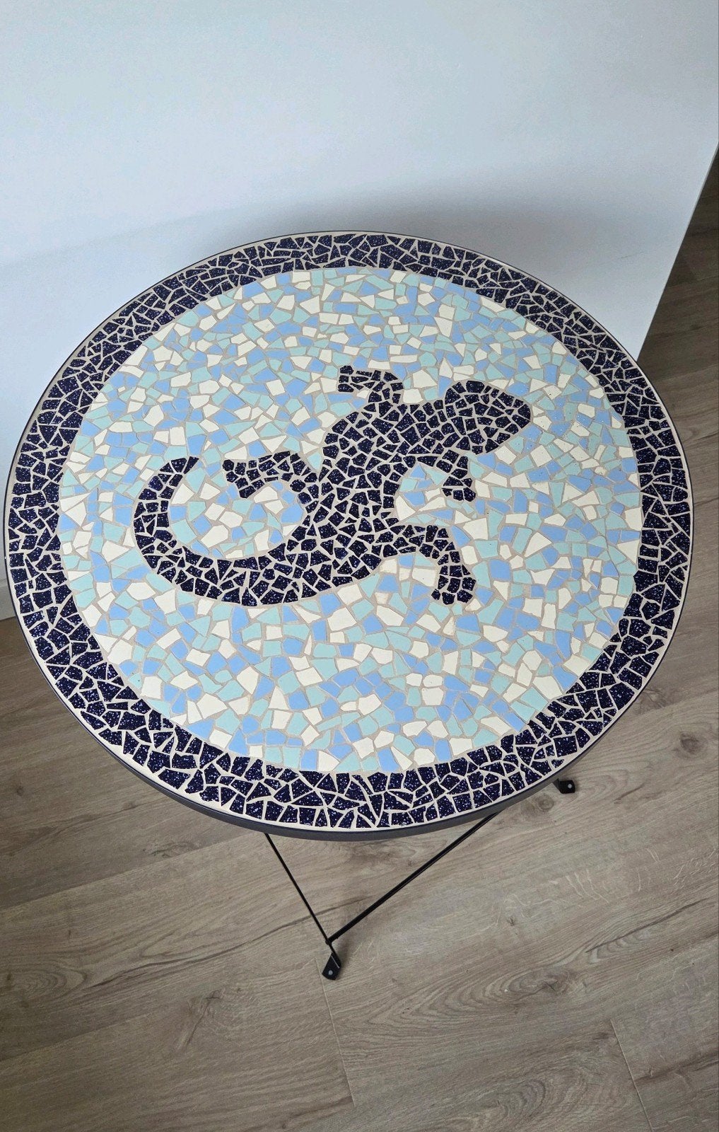 Ronde mozaïek bijzettafel met hagedis motief, Tuin en Terras, Ophalen, Zo goed als nieuw, Rond, Metaal