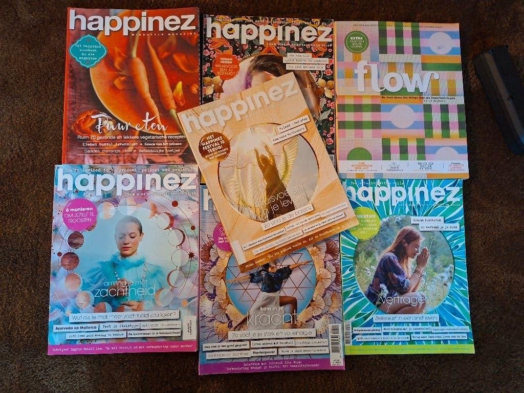 Happinez 7x Flow 1x Verzenden mogelijk, Boeken, Ophalen, Zo goed als nieuw, Lichaam en Geest