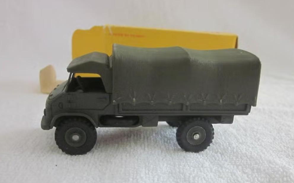Dinky Toys Mercedes Unimog mint staat in doos., Ophalen of Verzenden, Zo goed als nieuw, Bus of Vrachtwagen, Dinky Toys