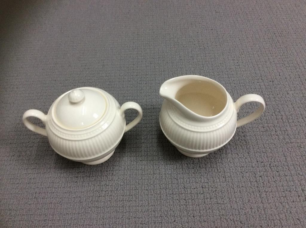 Wedgwood Windsor Suikerpot en Melkkan - Zo goed als nieuw, Overige typen, Ophalen of Verzenden, Zo goed als nieuw, Overige stijlen