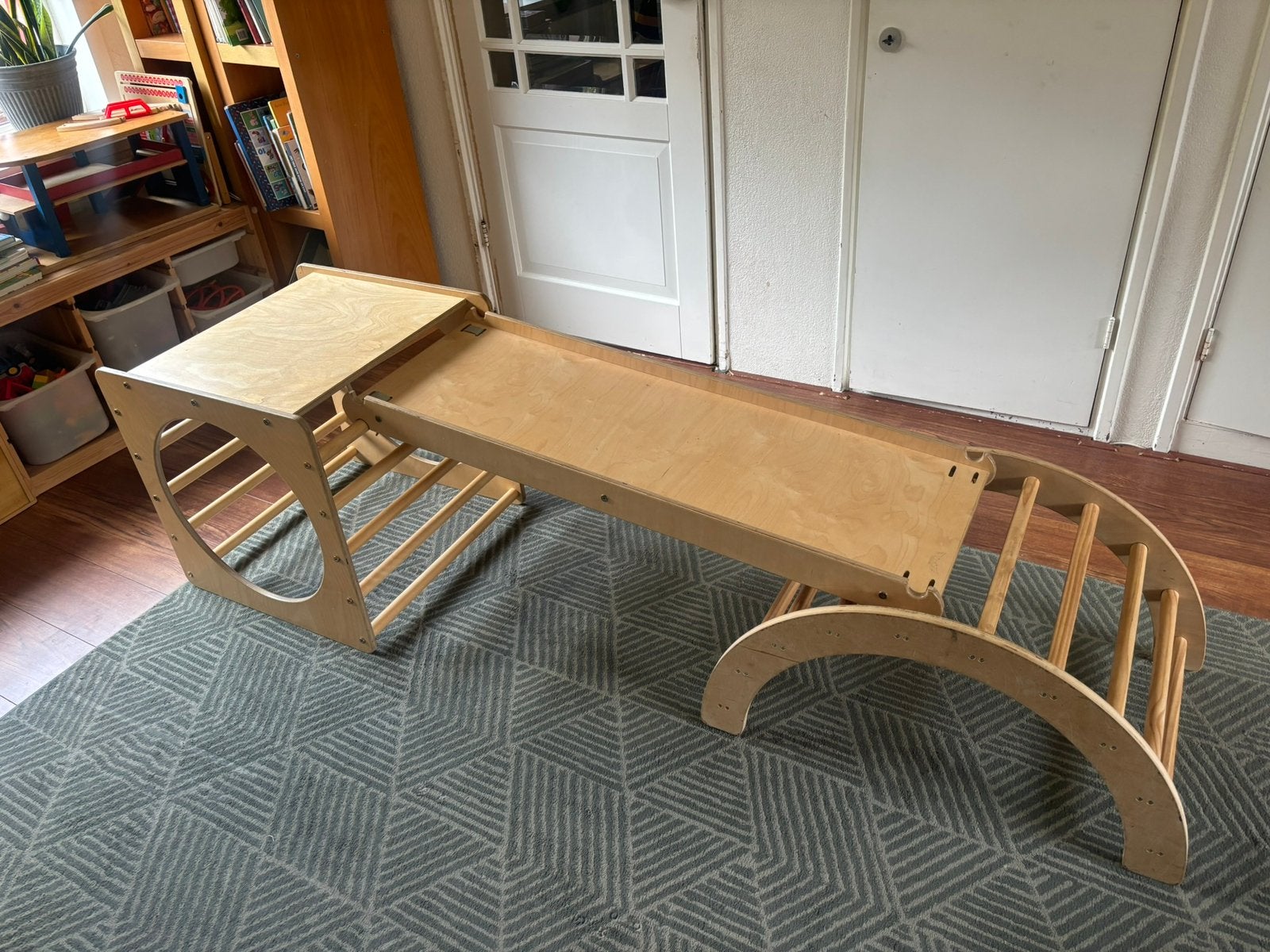 Houten speeltoestel (boog, glijbaan en box), Ophalen, Zo goed als nieuw
