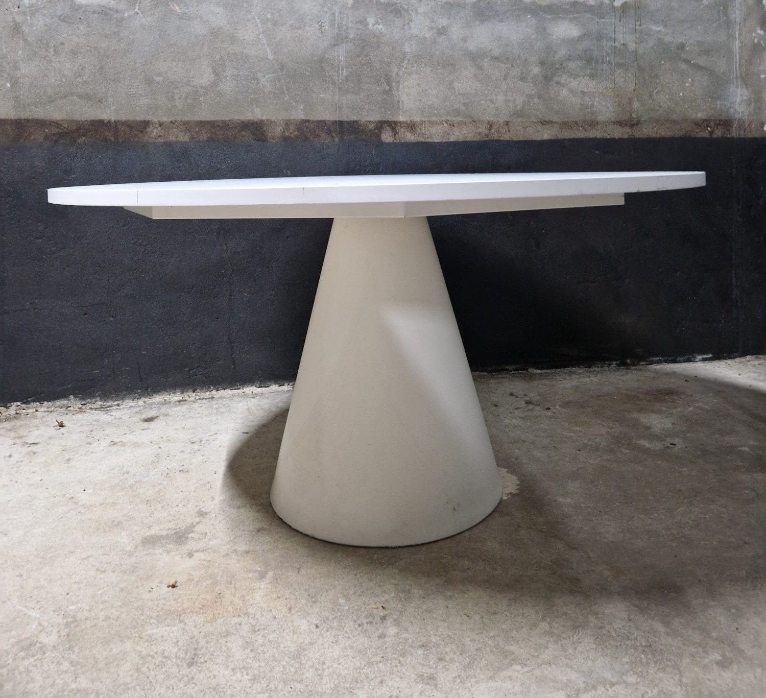 laatste grote ronde eettafel vergadertafel wit 140 cm dia, Ophalen of Verzenden