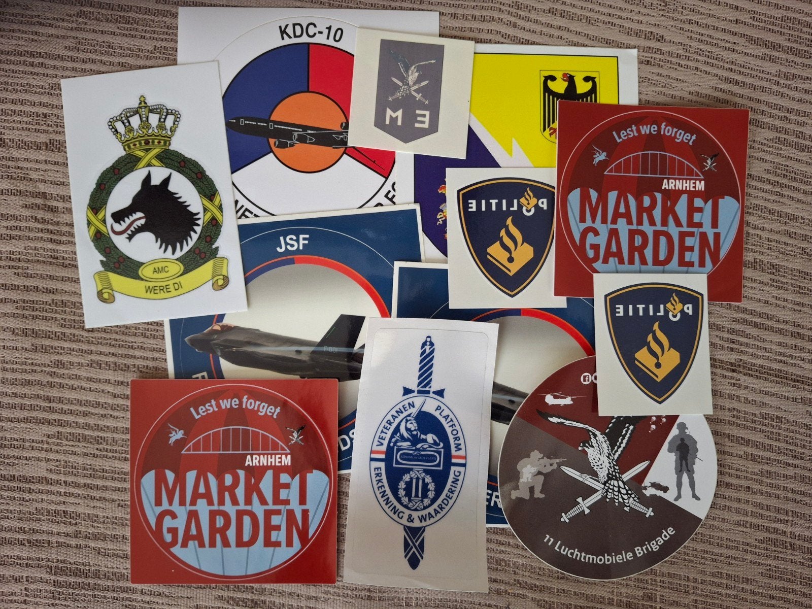 Stickers Defensie., Ophalen of Verzenden, Landmacht, Nederland, Embleem of Badge