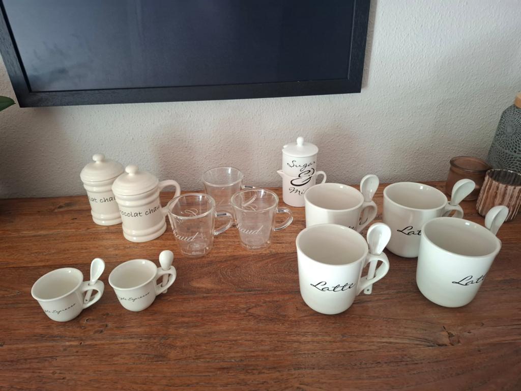 Riviera Maison servies set - Latte, Espresso, Chocolat Chaud, Ophalen, Gebruikt, Keramiek, Overige stijlen