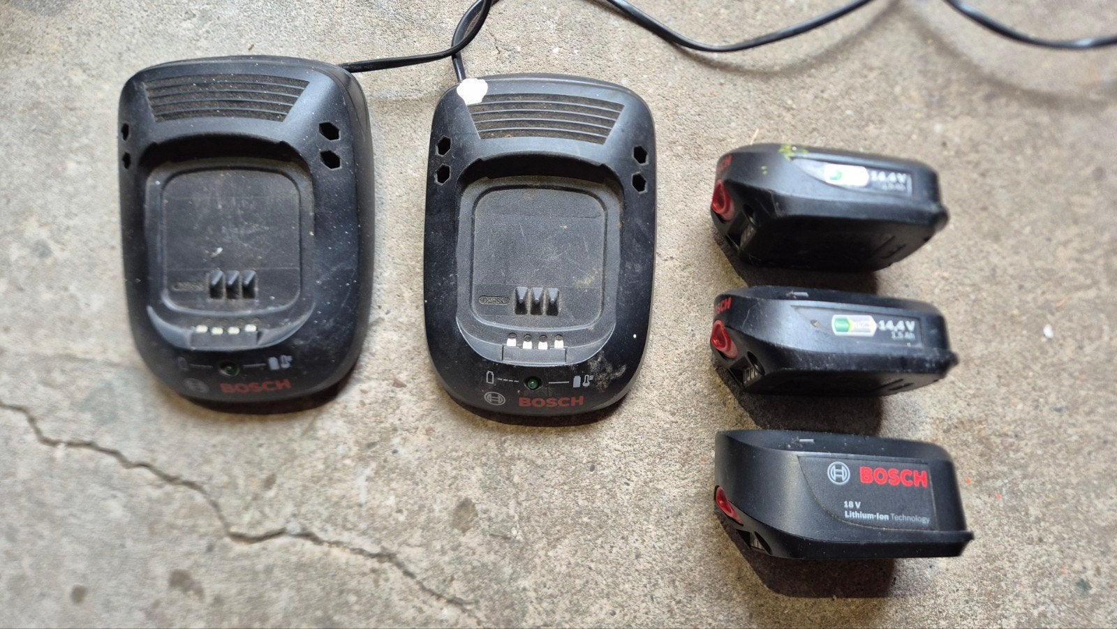 Bosch Accu's en Opladers: 2x 14.4V, 1x 18V met 2 laders, Ophalen of Verzenden, Gebruikt, Overige typen