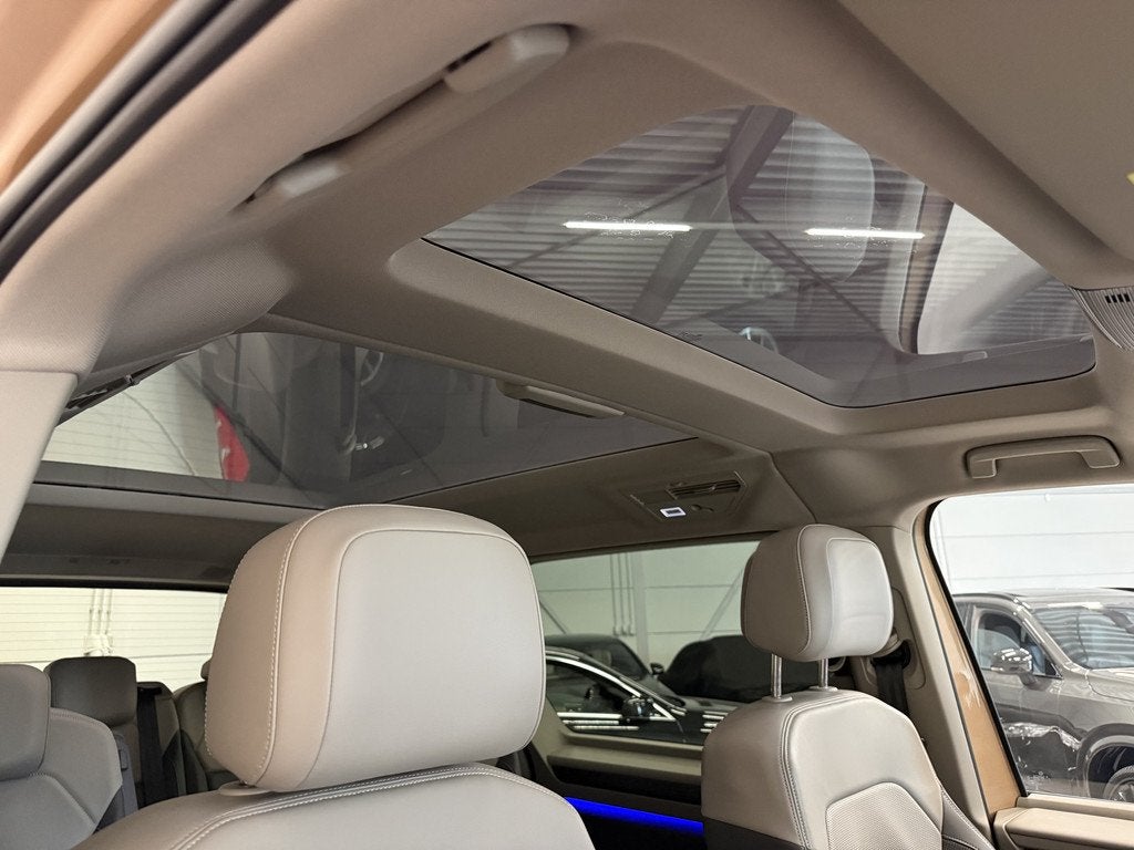 Volkswagen Multivan 1.4 eHybrid Energetic 7p. PANO/LEER/MASS, Auto's, Volkswagen, Adaptive Cruise Control, Gebruikt, Met garantie (alle)