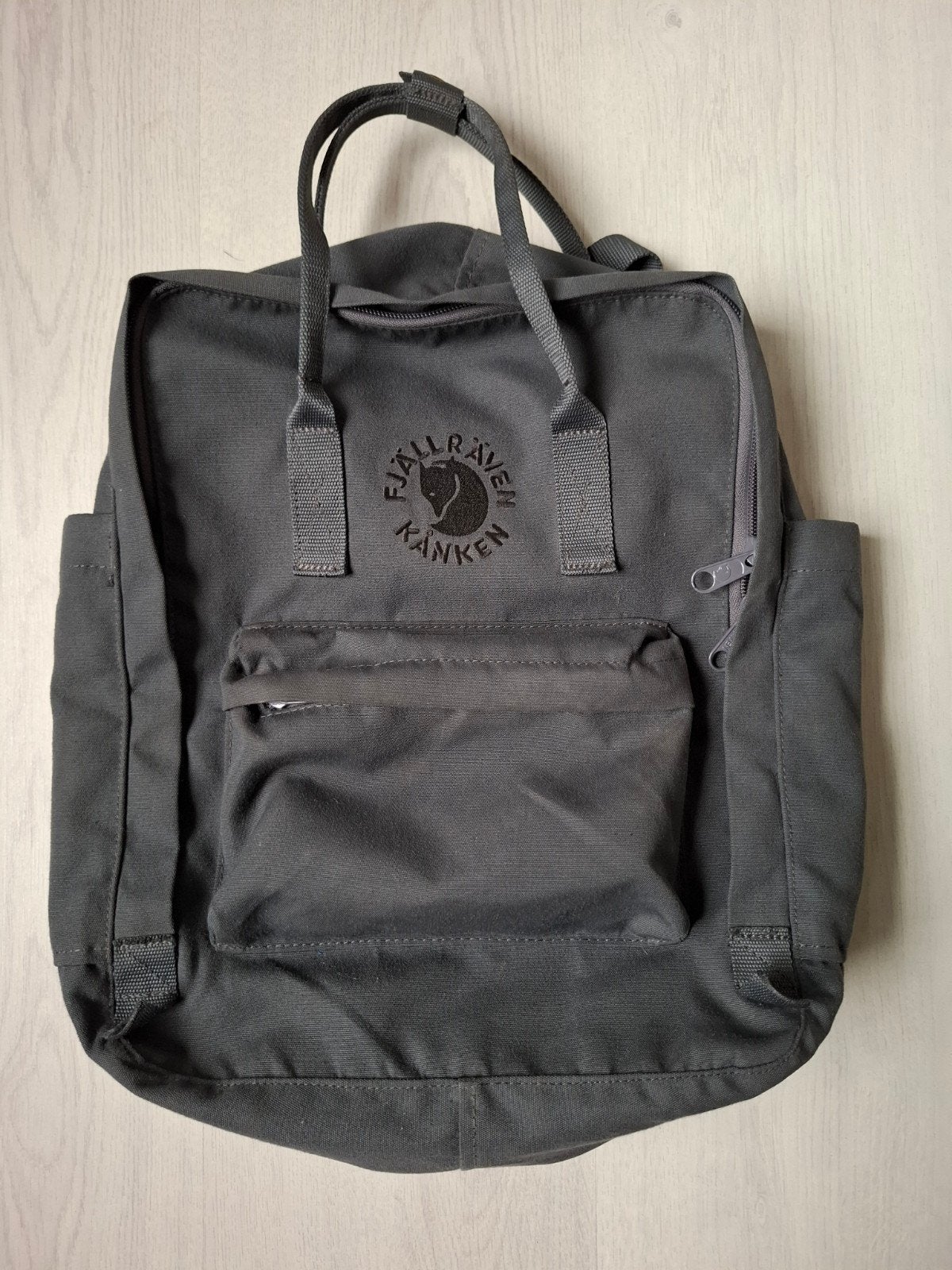 Fjällräven Kånken rugzak grijs - in nette staat!, Overige merken, Gebruikt, 25 tot 40 cm, Ophalen of Verzenden