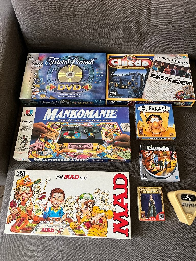 8x divers bordspel , bord spellen . MAD , Trivial , Cluedo ., Hobby en Vrije tijd, Gezelschapsspellen | Bordspellen, Vijf spelers of meer