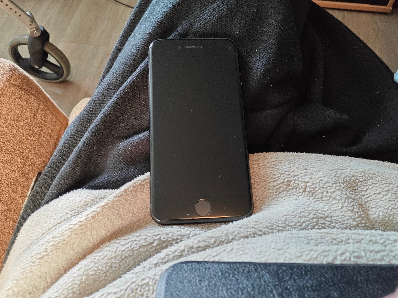 Zwarte Apple SE 3de generatie 64GB, Telecommunicatie, Ophalen, Zwart, Zo goed als nieuw, 64 GB