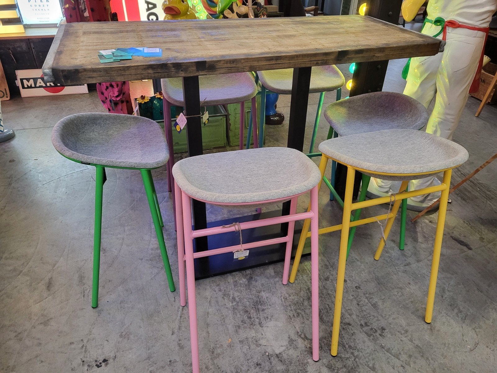 Stoere steenschot statafel/bartafel te koop., Gebruikt, Onbekend, Ophalen of Verzenden, Onbekend
