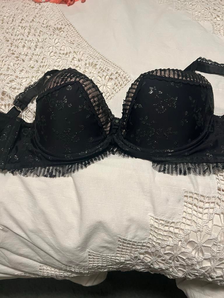 Zwarte bh met kant en glitters, maat 95E, Ophalen of Verzenden, Zwart, BH