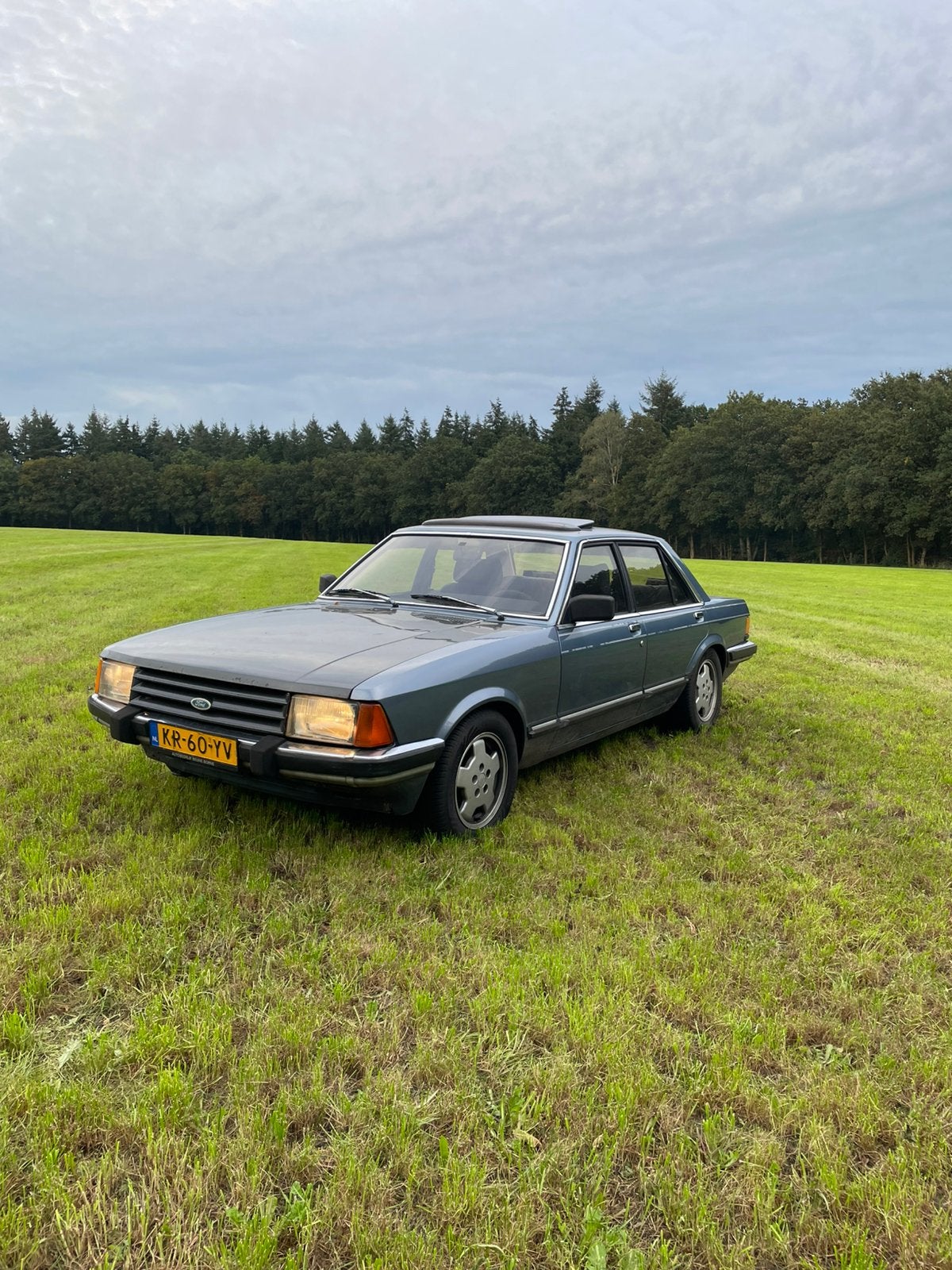 !!TE KOOP FORD GRANADA 2,3 GL AUTOMATIC!!, Auto's, 2294 cc, Blauw, Handgeschakeld, Particulier