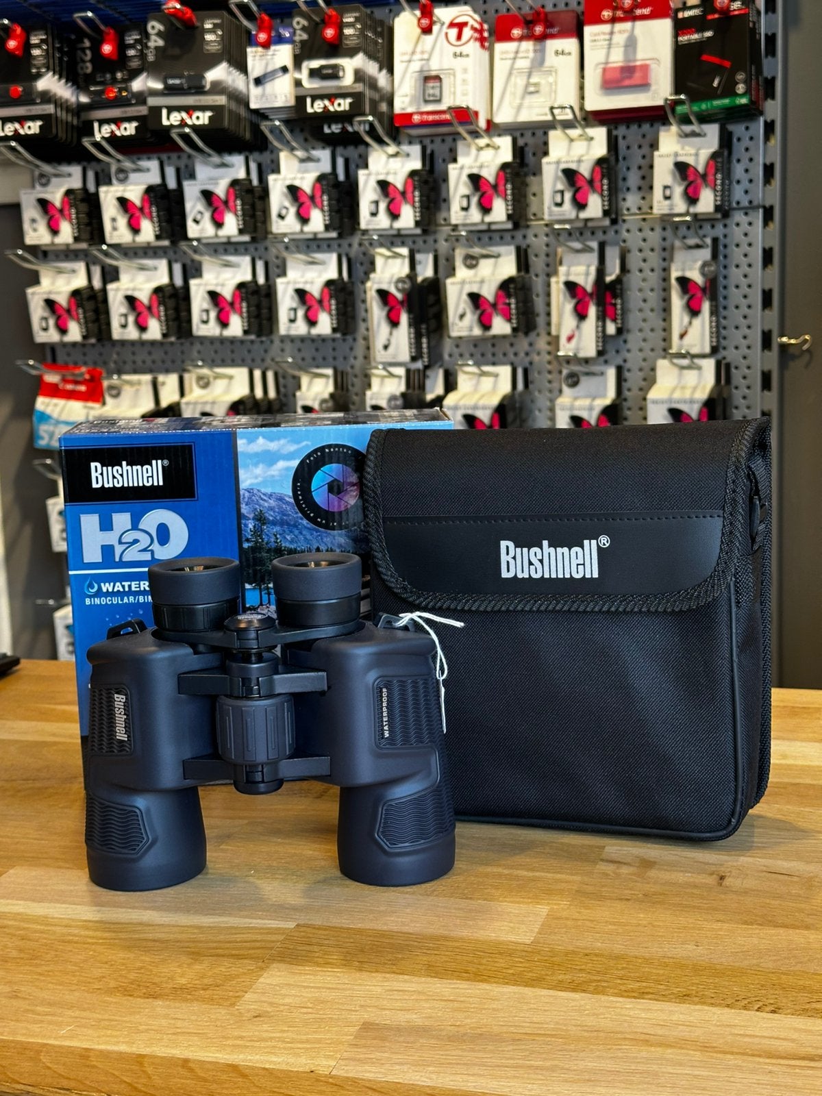 Bushnell H2o 10x42 OPRUIMING!, Nieuw, 8 tot 12x, Met hoes of tas, Porro (met knik)