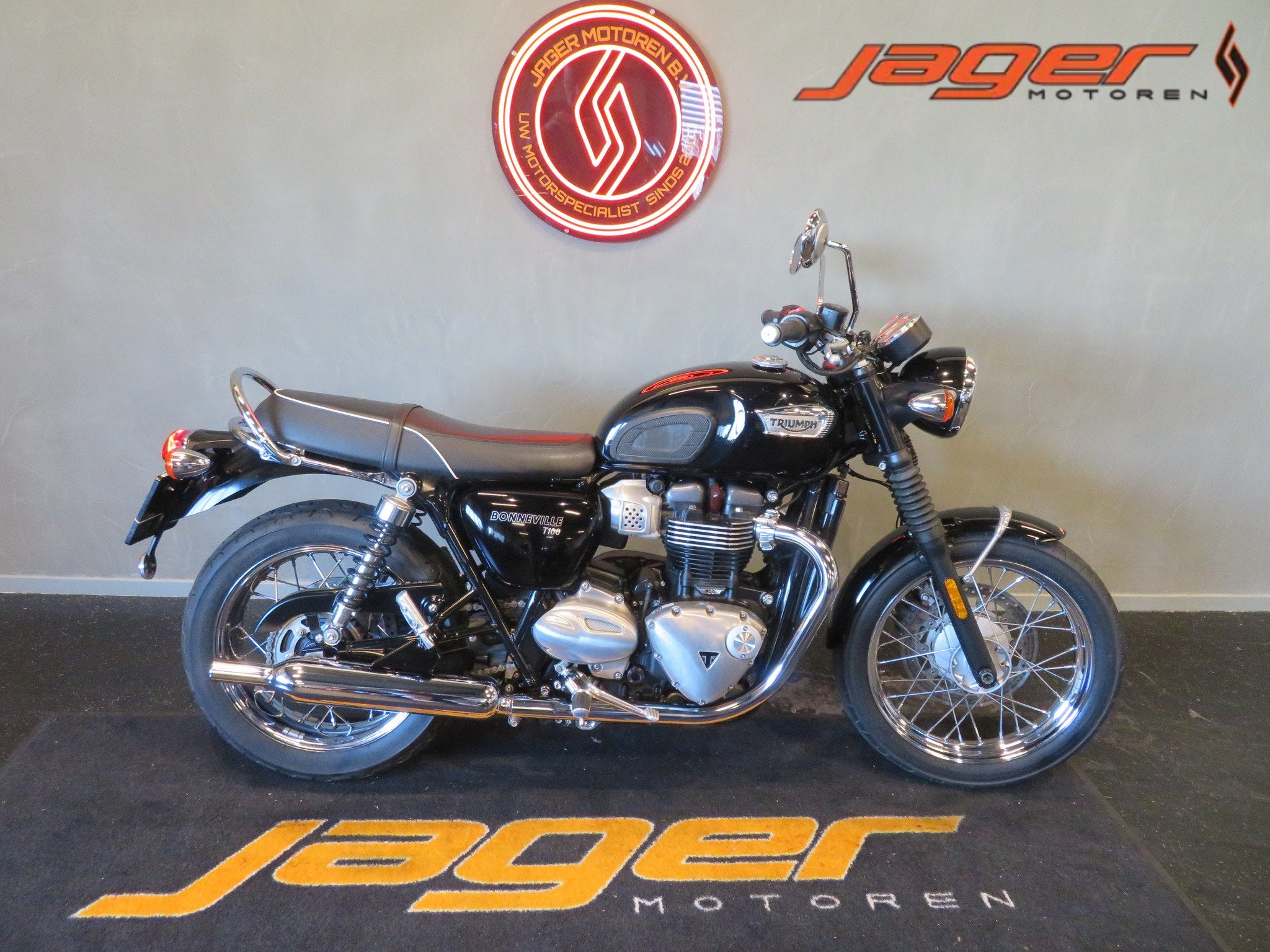 Triumph BONNEVILLE T 100 NIEUWSTAAT! (bj 2018), Bedrijf, 900 cc, 12 t/m 35 kW, Naked bike