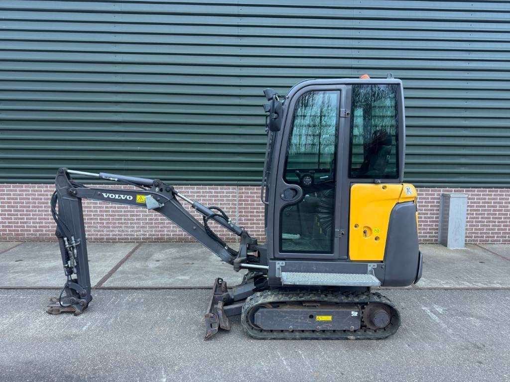 Volvo EC 18 D (bj 2015), Zakelijke goederen, Machines en Bouw | Kranen en Graafmachines, Graafmachine