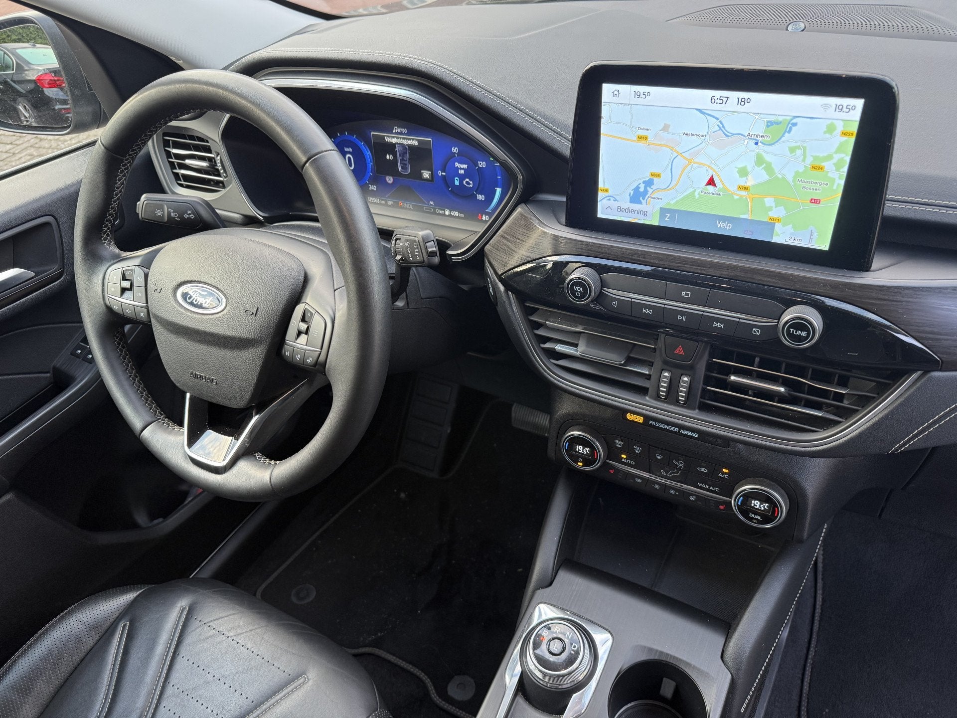 Ford Kuga 2.5 PHEV Vignale Aut., Camera | Navi & CarPlay | O, Auto's, Adaptive Cruise Control, Gebruikt, 4 cilinders, Bedrijf