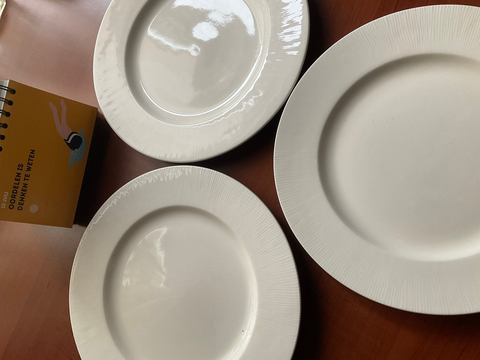 3 dinerborden IMPOTT /roomwit met streepjes in de rand, Ophalen of Verzenden, Zo goed als nieuw, Bord(en), Overige stijlen