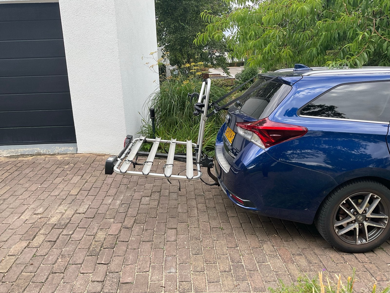 Fietsendrager te huur voor 4 fietsen (ook e-bikes), 3 fietsen of meer, Gebruikt, Ophalen of Verzenden, Trekhaakdrager